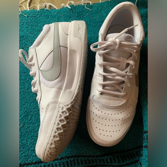 EUC Nike Court Air Zoom Lite 3 - Picture 3 of 6